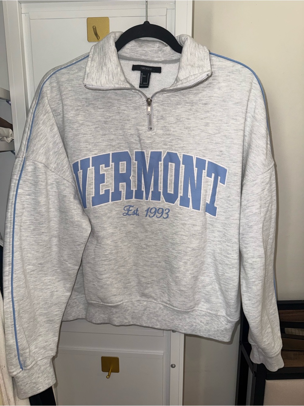 Forever 21 Light Gray Quarter-Zip Sweatshirt with Blue Vermont Graphic